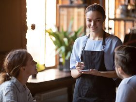 Servis elemanı nedir? Ne iş yapar? Görevleri nedir?