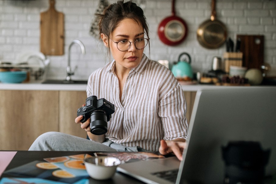 Editör nedir? Ne iş yapar? Görevleri nedir?