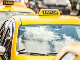Ticari taksi şoförü ne iş yapar?